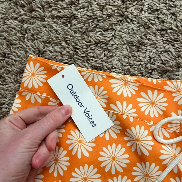 Outdoor Voices Men's Solarcool 6" Beach Boardshort in Apricot Floral - Picture 5 of 9